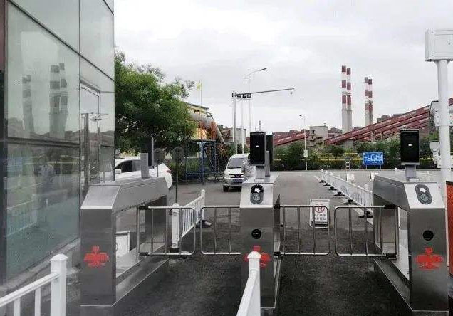 工業(yè)園區訪(fǎng)客系統提高人員進(jìn)出效率